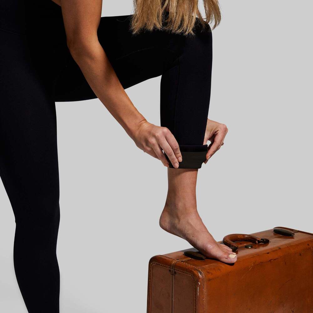 Born Primitive Fleece Lined Legging (Black) Size Medium / Tall